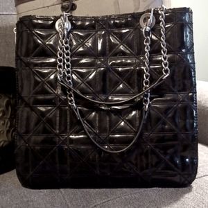 👜 Classy Shoulder Tote by Sondra Roberts Squared